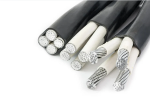 Lee más sobre el artículo Fundas con refuerzos metálicos: protección y seguridad en líneas flexibles 