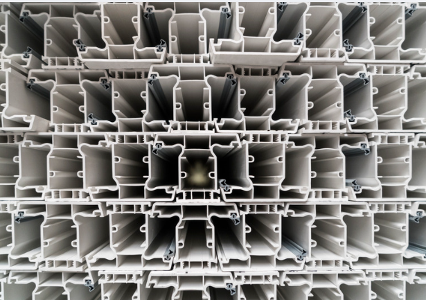 Lee más sobre el artículo Perfiles PRFV (plástico reforzado con fibra de vidrio): resistencia y ventajas